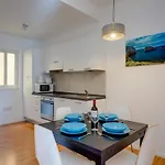 With Stunning Seaviews Appartement *