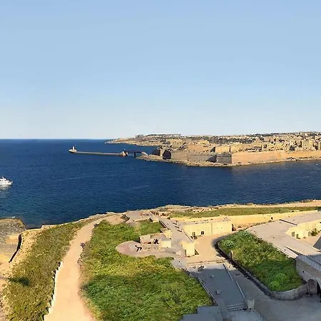 With Stunning Seaviews Apartament