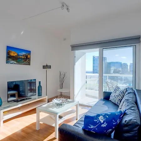 With Stunning Seaviews Apartament
