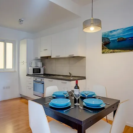 With Stunning Seaviews Appartement *