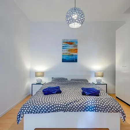 With Stunning Seaviews Apartment *