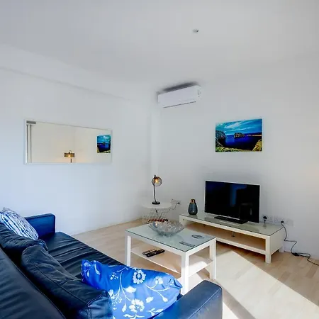 With Stunning Seaviews Appartement Sliema