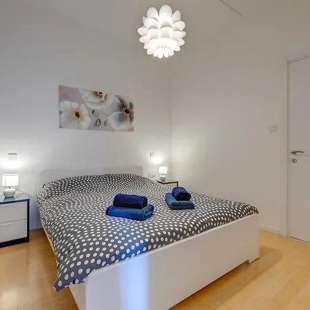 With Stunning Seaviews Sliema