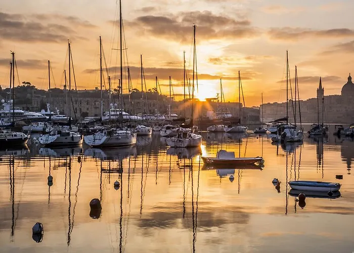 With Stunning Seaviews Daire